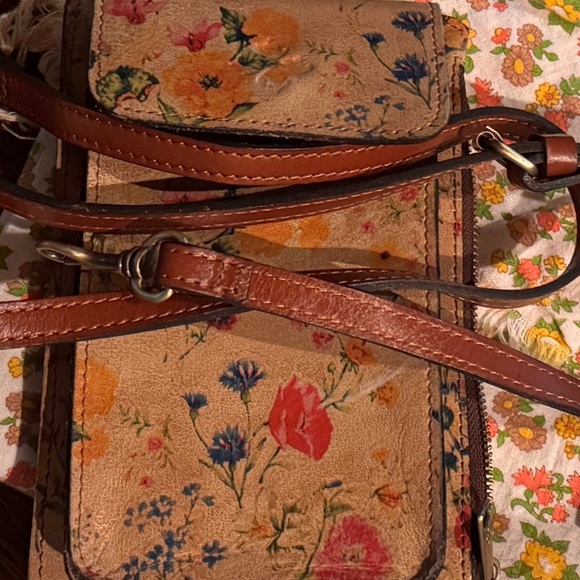 Patricia Nash Aegean Blooms Chiavella Phone Crossbody Bag - Picture 2 of 8